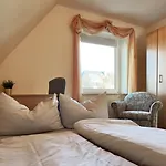 Haus Anschuetz - *