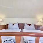 Haus Anschuetz - *