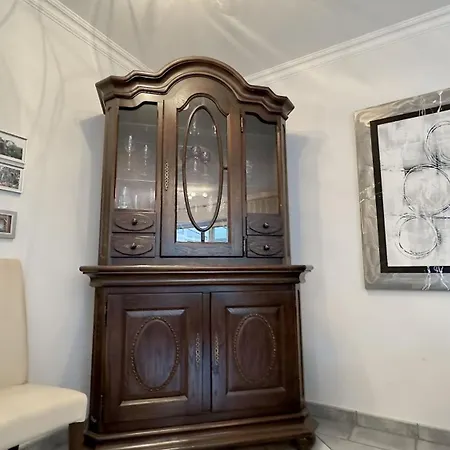 Haus Anschuetz - *
