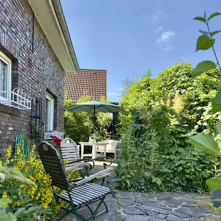 Haus Anschuetz - *